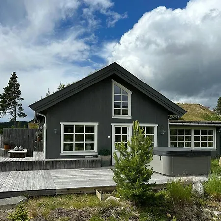 Modern Mountain Near Nesfjellet Golf Course Dom wakacyjny